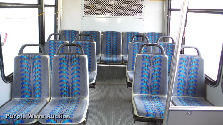 image for item DA2917 2002 Neoplan Eldorado National shuttle bus