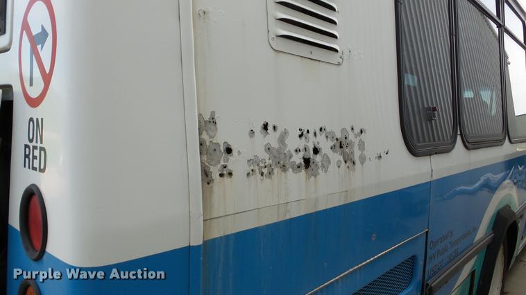 image for item DA2917 2002 Neoplan Eldorado National shuttle bus