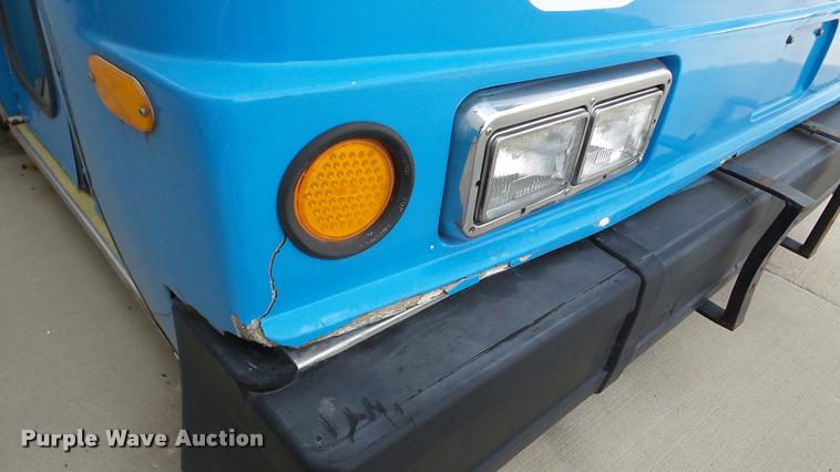 image for item DA2917 2002 Neoplan Eldorado National shuttle bus