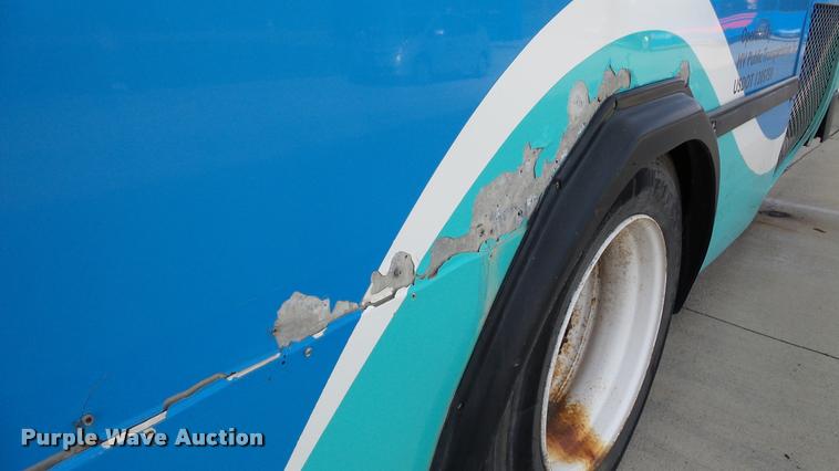 image for item DA2917 2002 Neoplan Eldorado National shuttle bus