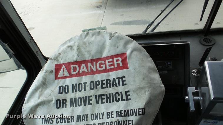 image for item DA2918 2002 Neoplan Eldorado National shuttle bus