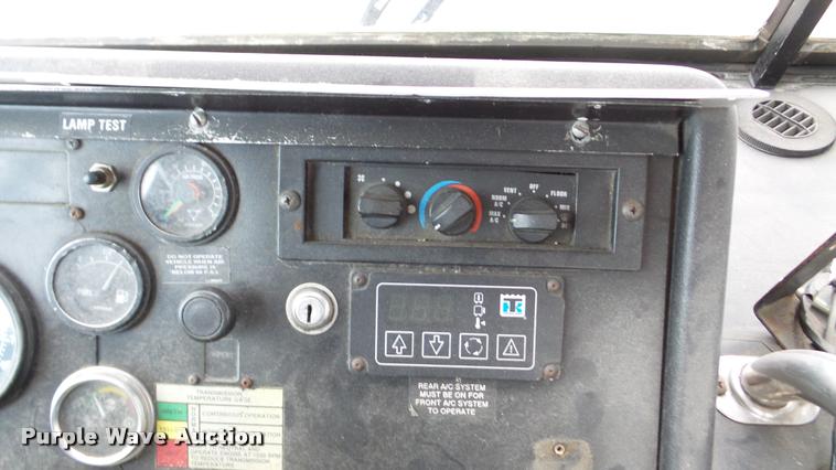 image for item DA2918 2002 Neoplan Eldorado National shuttle bus