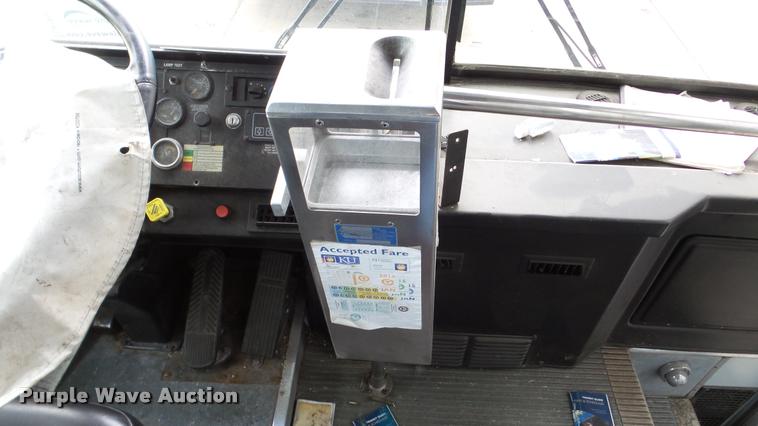 image for item DA2918 2002 Neoplan Eldorado National shuttle bus