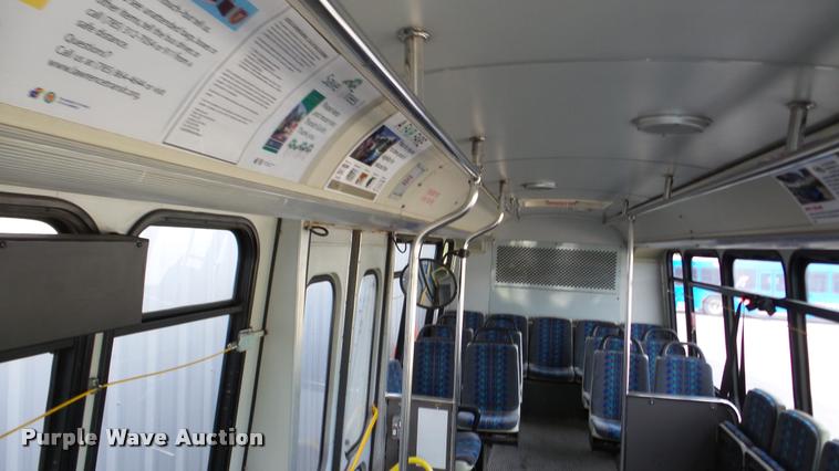 image for item DA2918 2002 Neoplan Eldorado National shuttle bus