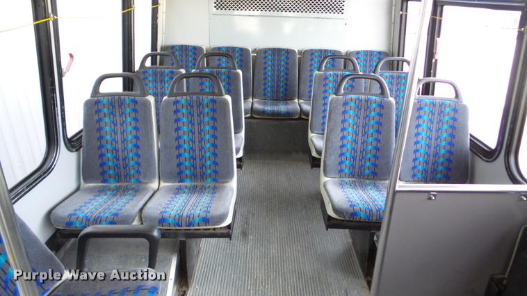 image for item DA2918 2002 Neoplan Eldorado National shuttle bus