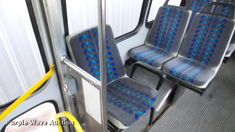 image for item DA2918 2002 Neoplan Eldorado National shuttle bus