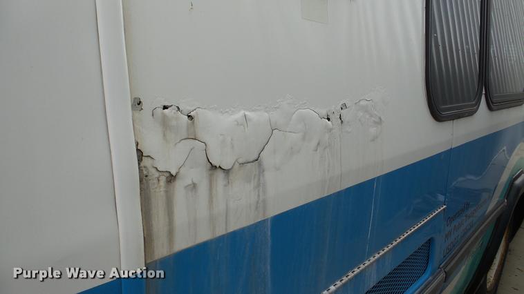 image for item DA2918 2002 Neoplan Eldorado National shuttle bus