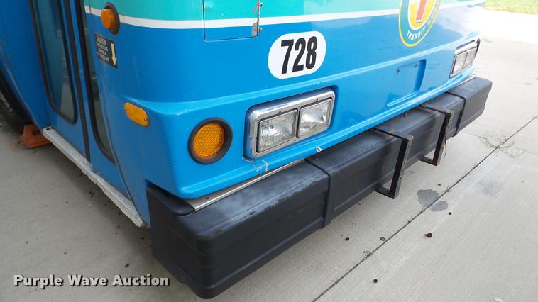 image for item DA2918 2002 Neoplan Eldorado National shuttle bus