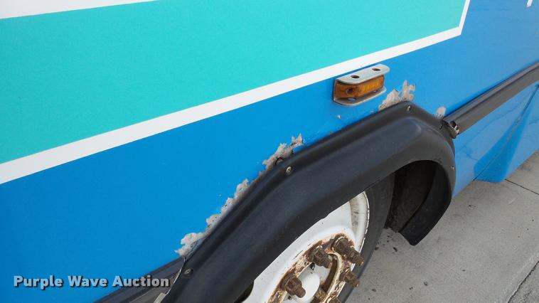 image for item DA2918 2002 Neoplan Eldorado National shuttle bus