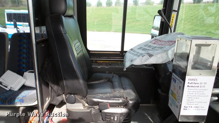 image for item DA2919 2002 Neoplan Eldorado National shuttle bus