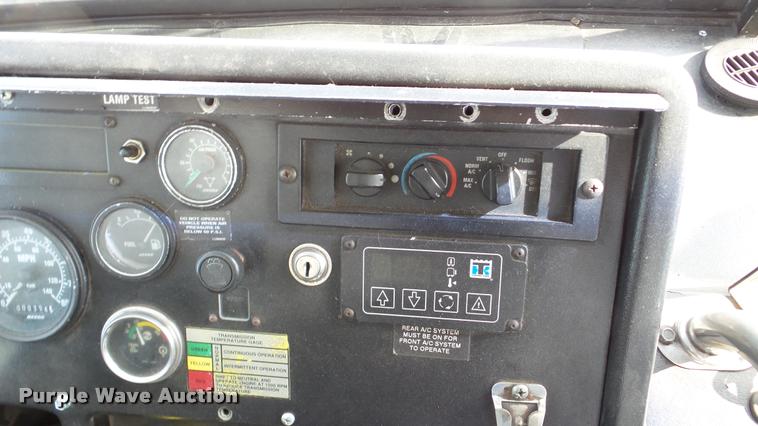 image for item DA2919 2002 Neoplan Eldorado National shuttle bus