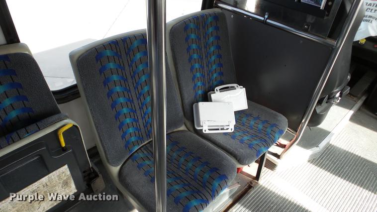 image for item DA2919 2002 Neoplan Eldorado National shuttle bus