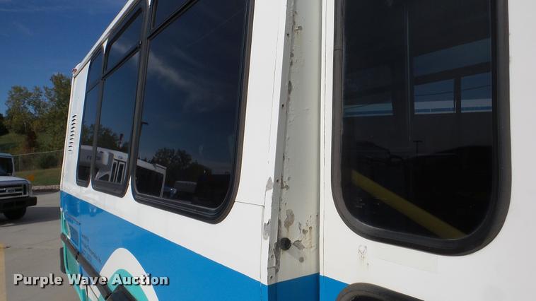 image for item DA2919 2002 Neoplan Eldorado National shuttle bus