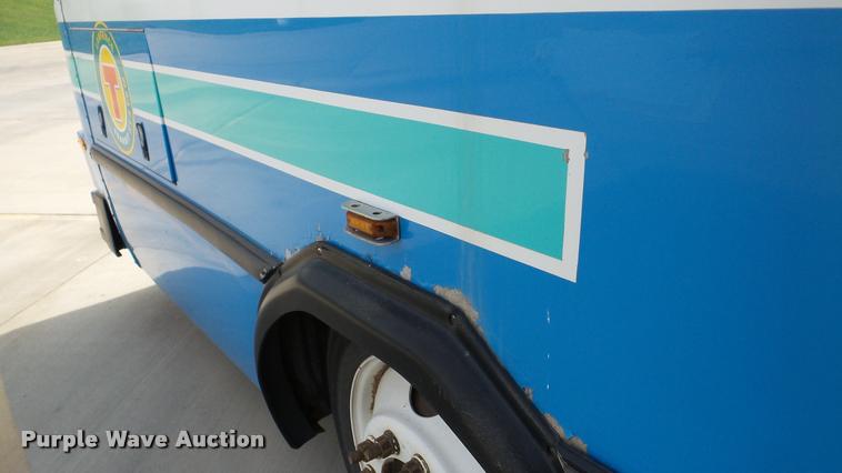 image for item DA2919 2002 Neoplan Eldorado National shuttle bus