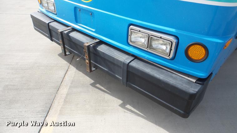 image for item DA2919 2002 Neoplan Eldorado National shuttle bus