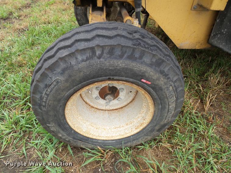 image for item DA3753 2000 New Holland TS100 tractor