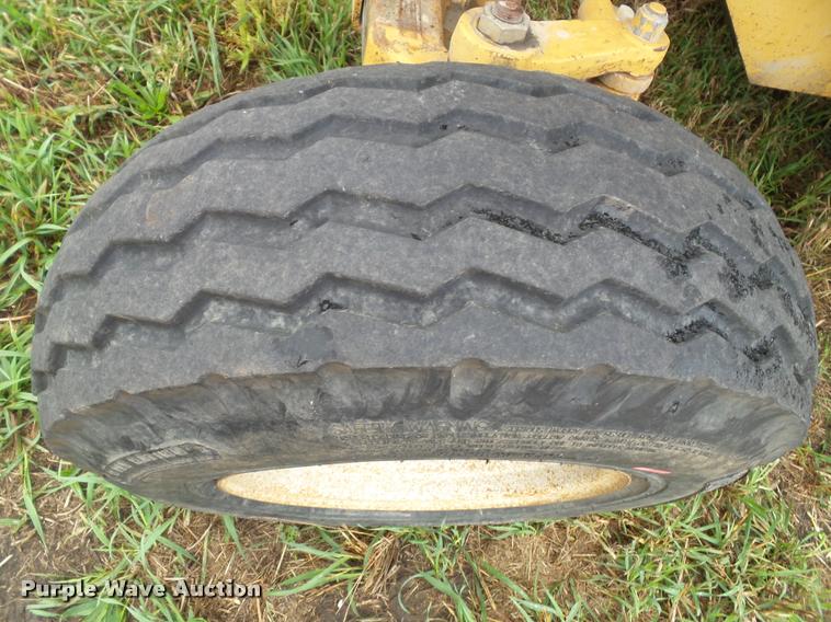 image for item DA3753 2000 New Holland TS100 tractor