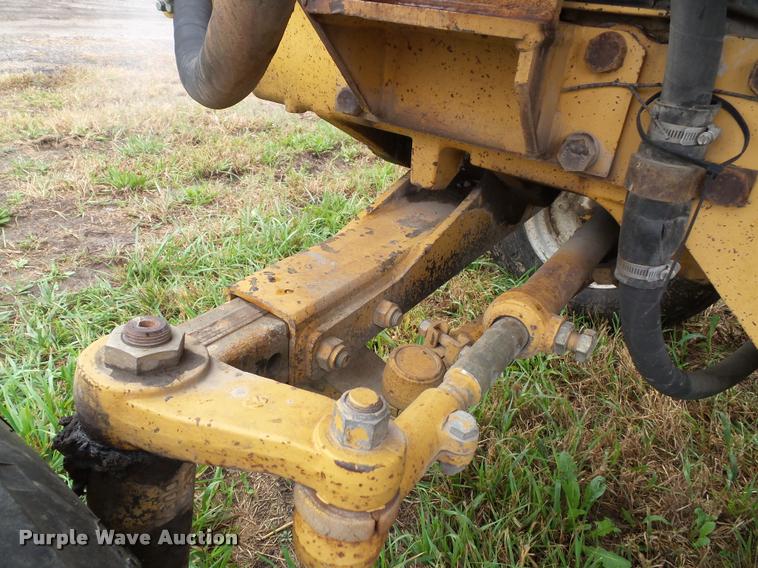 image for item DA3753 2000 New Holland TS100 tractor