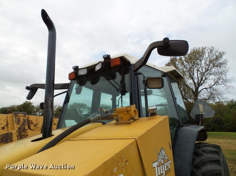 image for item DA3753 2000 New Holland TS100 tractor