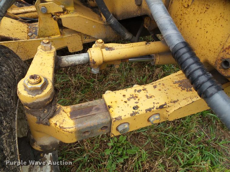 image for item DA3753 2000 New Holland TS100 tractor