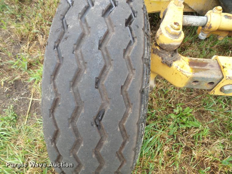 image for item DA3753 2000 New Holland TS100 tractor