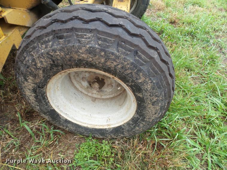 image for item DA3753 2000 New Holland TS100 tractor