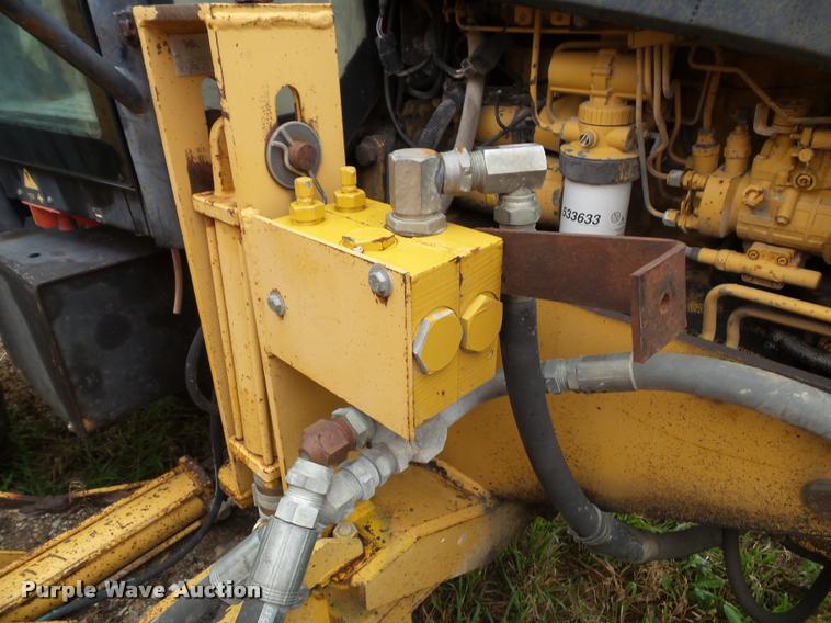 image for item DA3753 2000 New Holland TS100 tractor