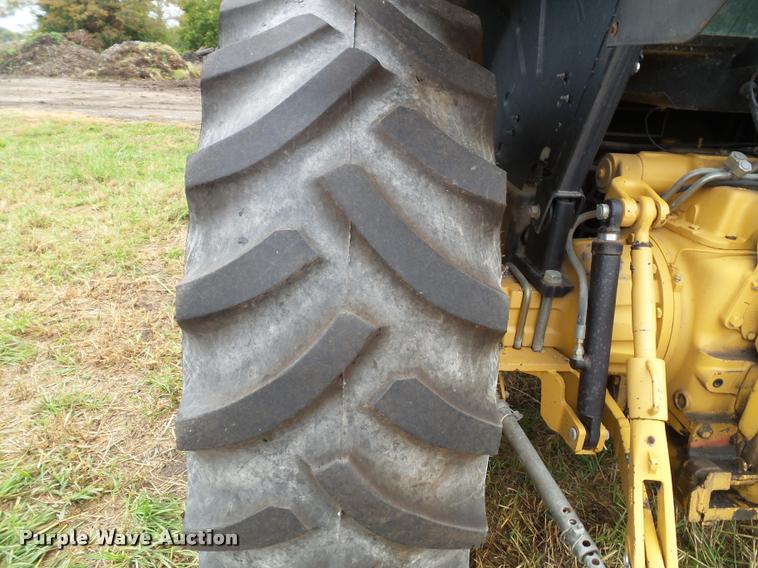 image for item DA3753 2000 New Holland TS100 tractor