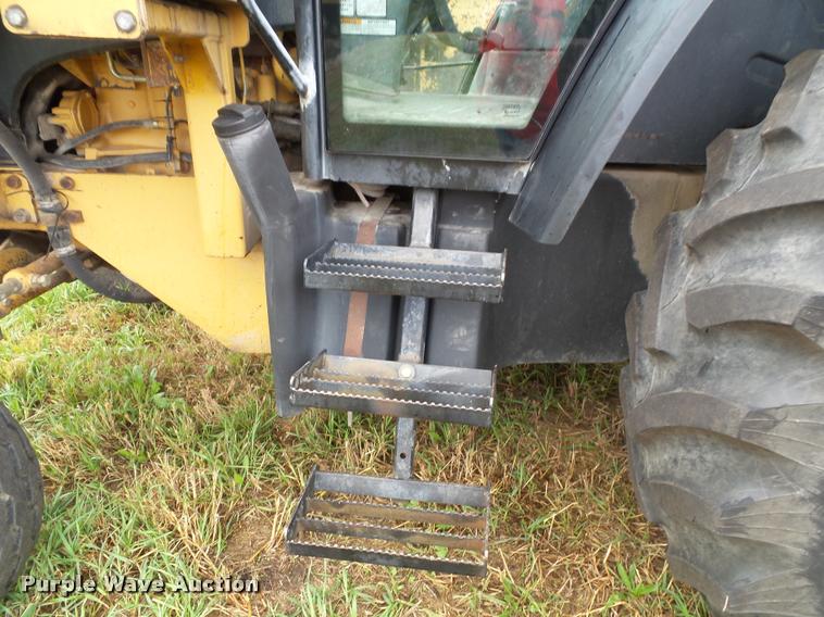 image for item DA3753 2000 New Holland TS100 tractor