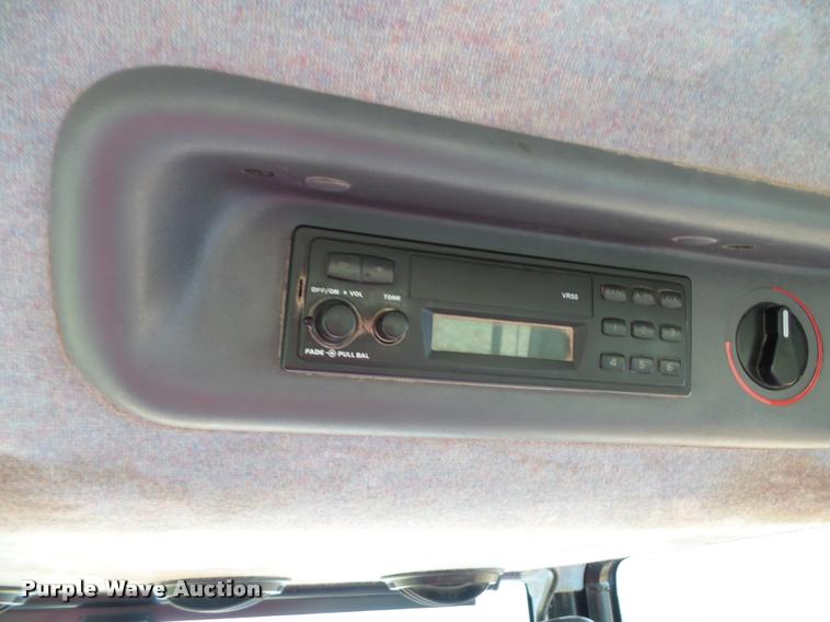 image for item DA3753 2000 New Holland TS100 tractor