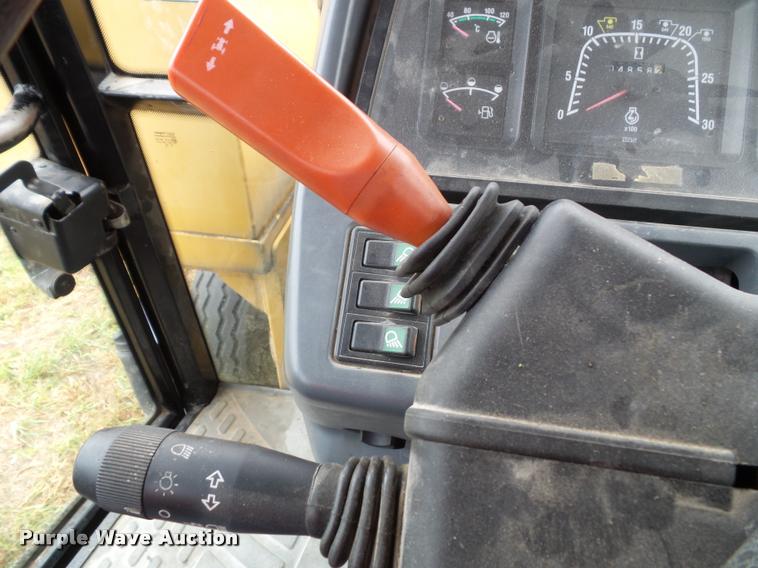 image for item DA3753 2000 New Holland TS100 tractor