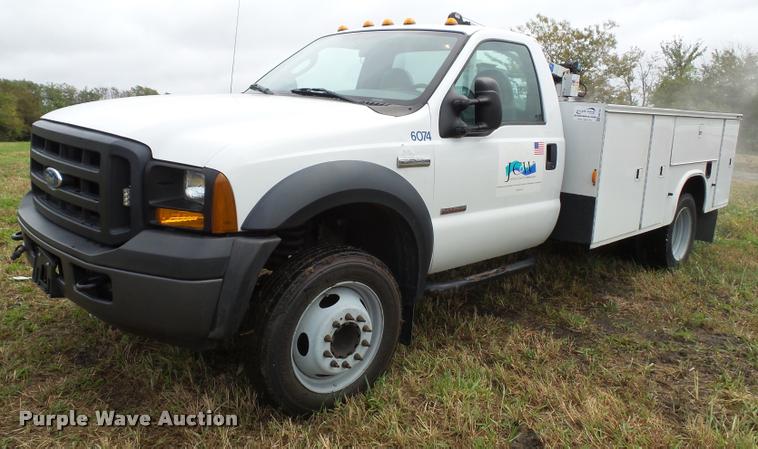 image for item DA3754 2006 Ford F550 service truck with crane