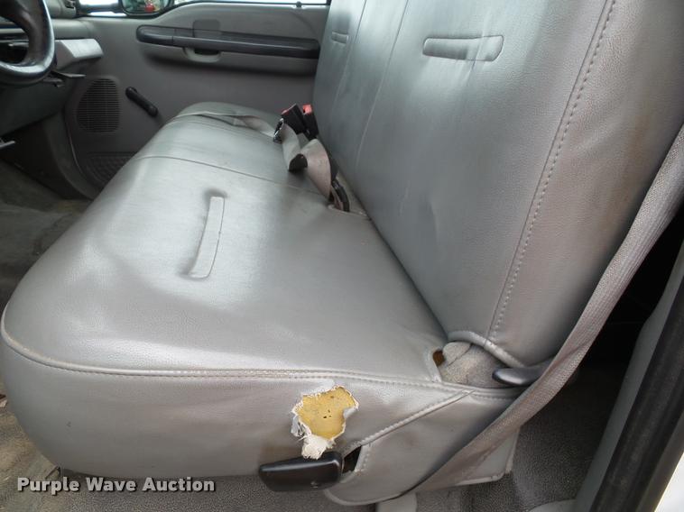 image for item DA3754 2006 Ford F550 service truck with crane