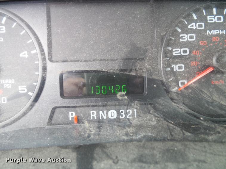 image for item DA3754 2006 Ford F550 service truck with crane