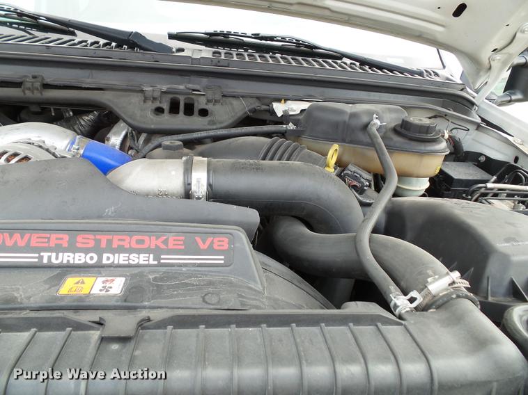 image for item DA3754 2006 Ford F550 service truck with crane