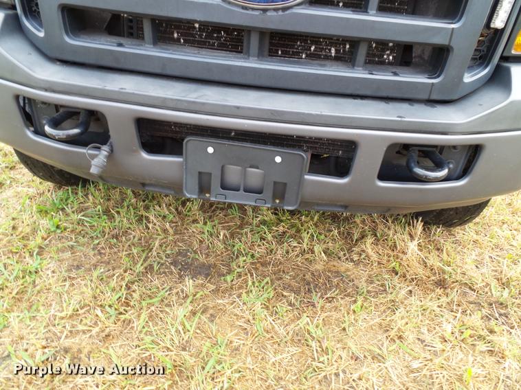 image for item DA3754 2006 Ford F550 service truck with crane