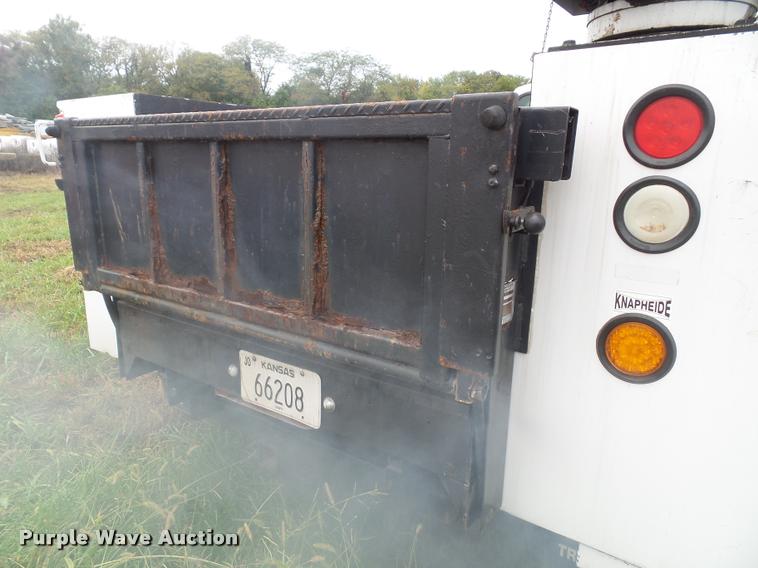 image for item DA3754 2006 Ford F550 service truck with crane