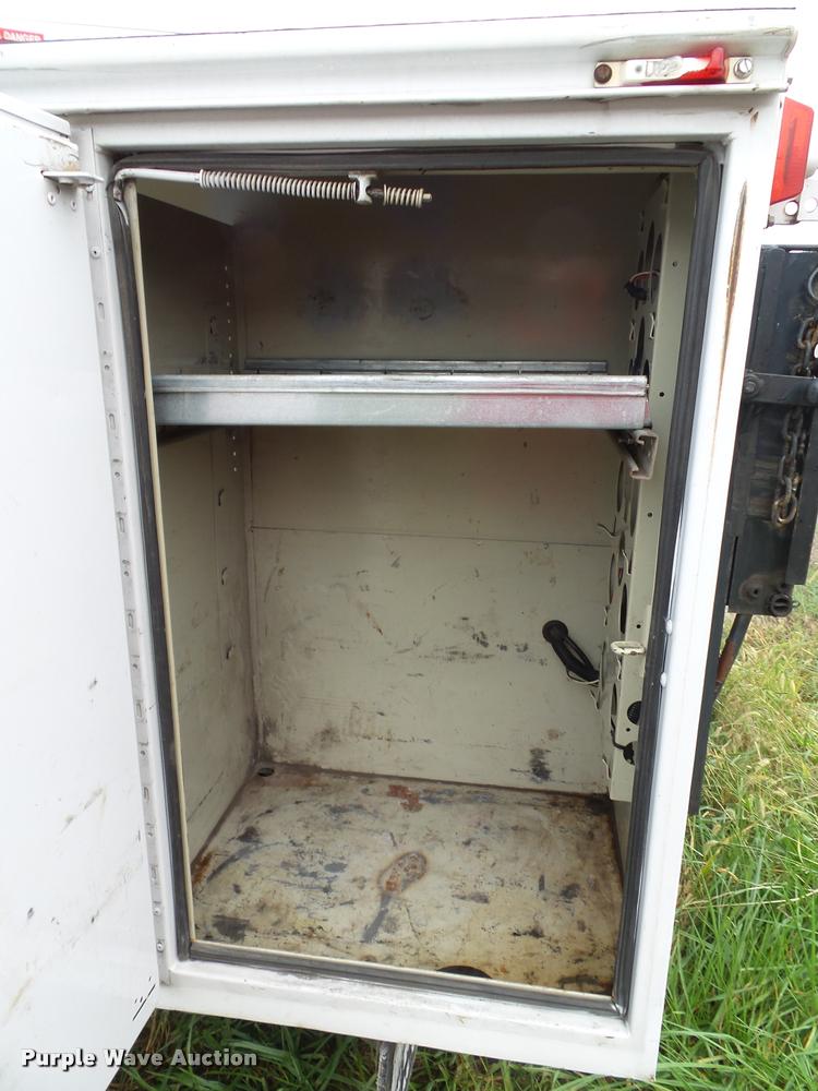 image for item DA3754 2006 Ford F550 service truck with crane