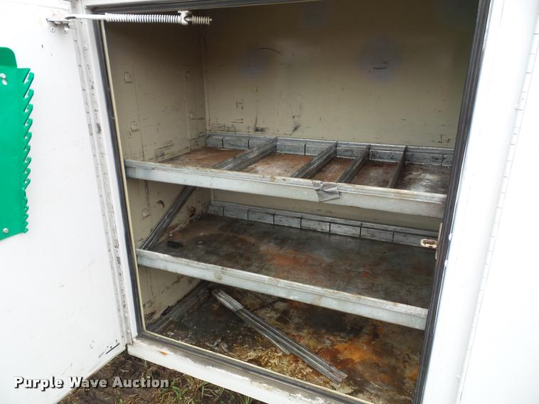 image for item DA3754 2006 Ford F550 service truck with crane