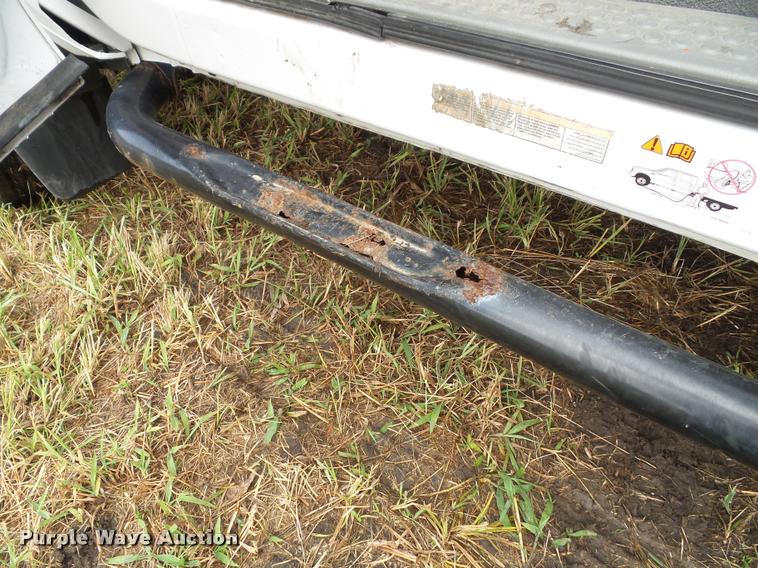 image for item DA3754 2006 Ford F550 service truck with crane