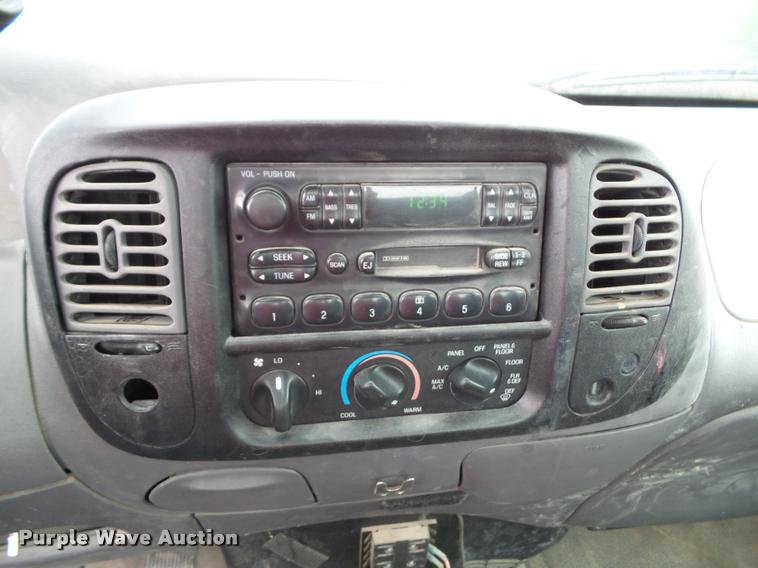 image for item DA3757 2003 Ford F150 pickup truck