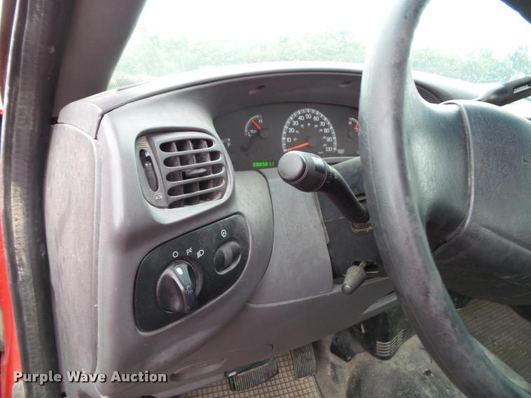 image for item DA3922 2003 Ford F150 SuperCab pickup truck