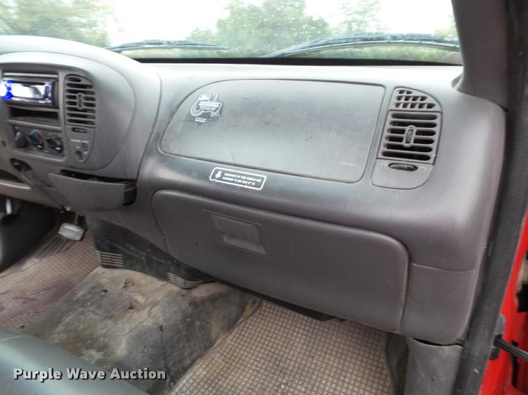 image for item DA3922 2003 Ford F150 SuperCab pickup truck