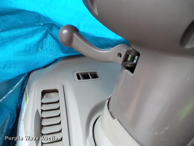 image for item DA3923 2009 John Deere 6430 tractor