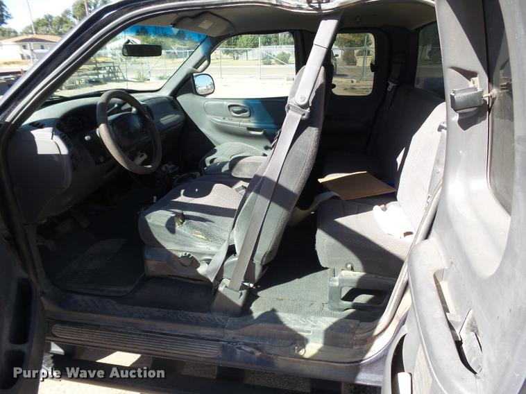 image for item DA4606 1999 Ford F150 XLT SuperCab pickup truck