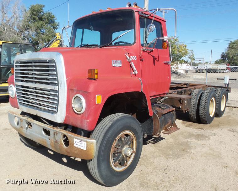 image for item DA4610 1979 Ford 8000 truck cab and chassis