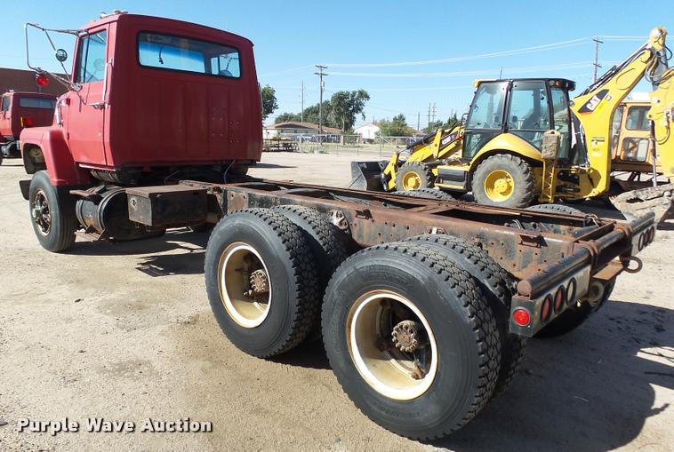 image for item DA4610 1979 Ford 8000 truck cab and chassis