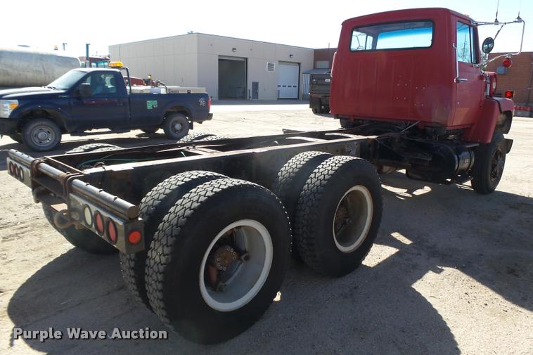 image for item DA4610 1979 Ford 8000 truck cab and chassis