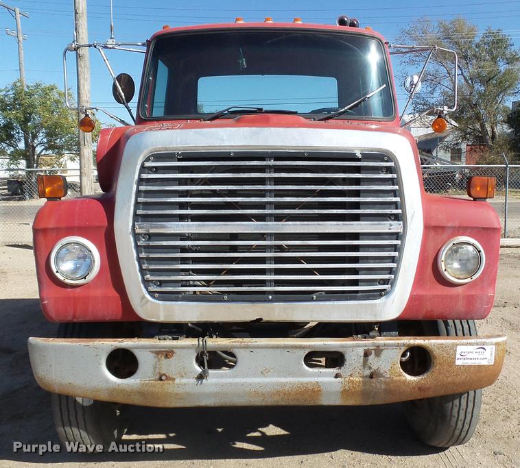 image for item DA4610 1979 Ford 8000 truck cab and chassis