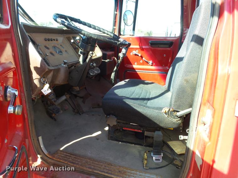 image for item DA4610 1979 Ford 8000 truck cab and chassis